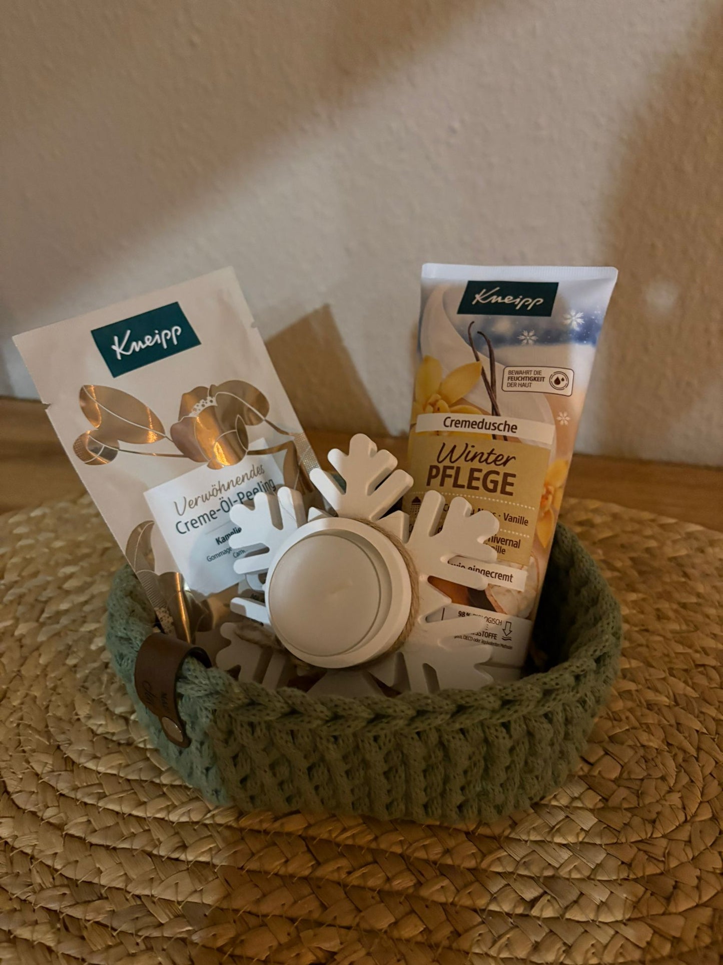 Wellnessbereich (Selbstgehäkelte Körbchen auch in anderen Farben erhältlich)